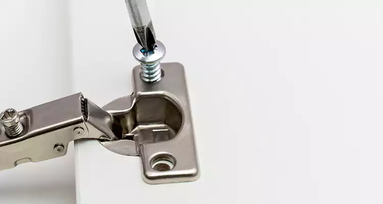 Screen Door Hinge Repair in Boca Raton, FL