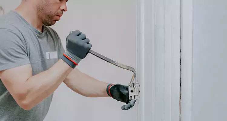 Cracked Door Jamb Repair in Boca Raton, FL