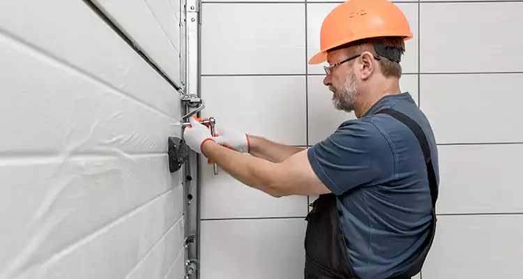 Emergency Garage Door Repair in Boca Raton, FL