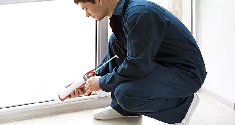 Window Glass Caulk Repair in Boca Raton, FL